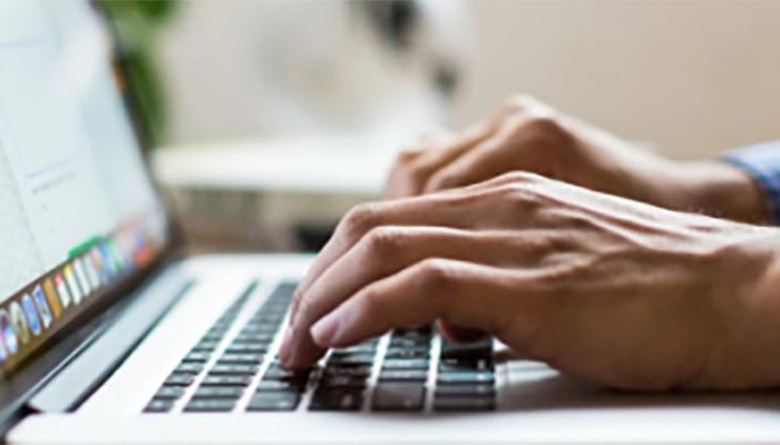 MOSTANTÓL MINDENKINEK BE KELL MUTATNI SZEMÉLYAZONOSÍTÓ OKMÁNYÁT!