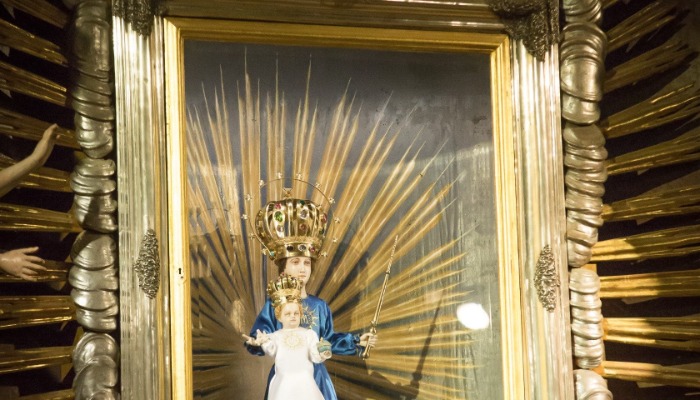 FÁJDALMAS ANYA SZLOVÁK BÚCSÚ